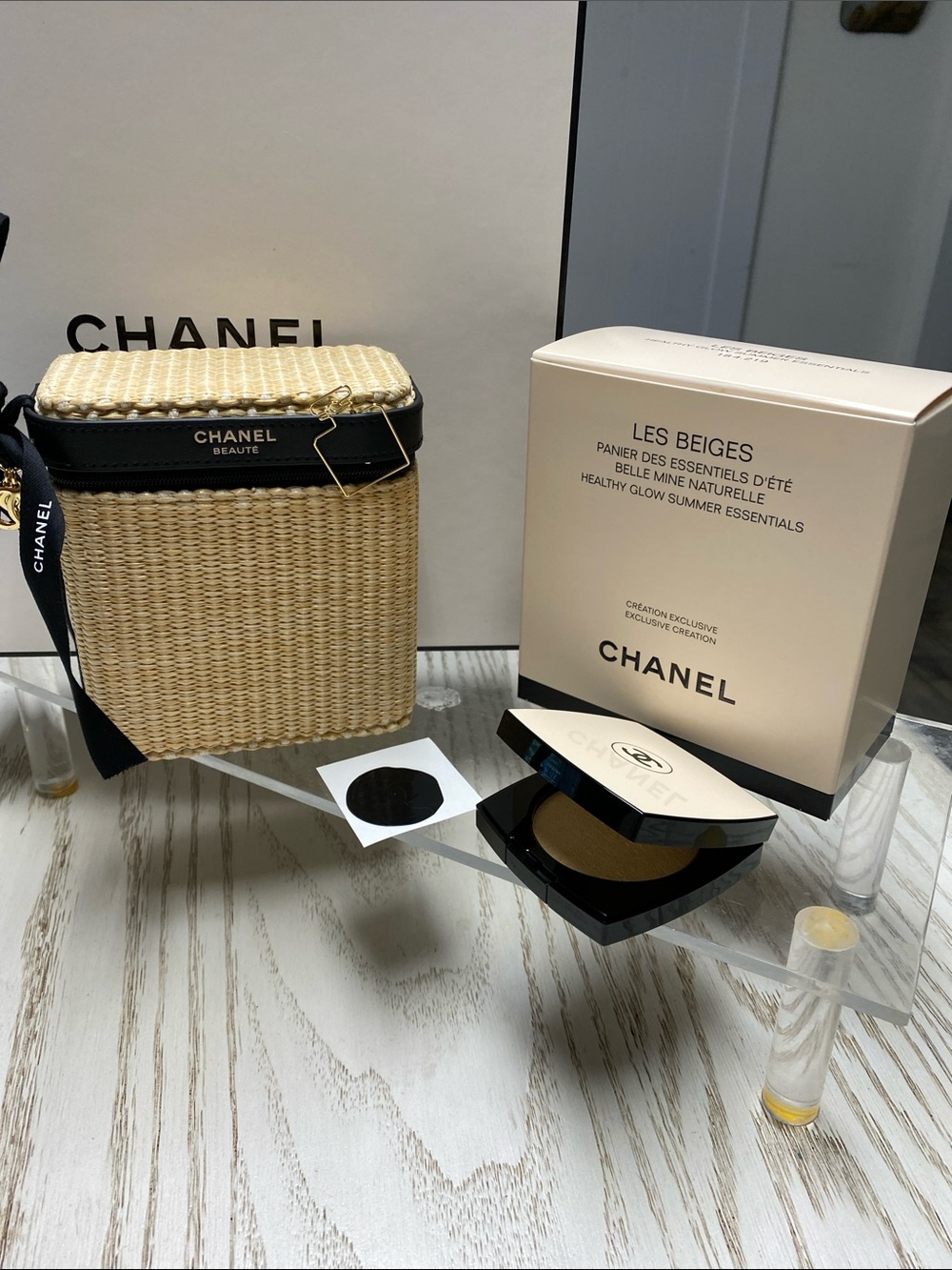 Chanel Limited Edition Les Beiges Essentials  Summer Pouch - Picture 3 of 16